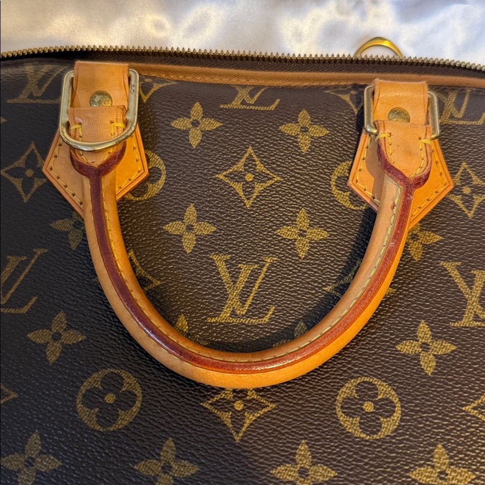 Louis Vuitton Alma Handbag Monogram Canvas 12 - Picture 5 of 12